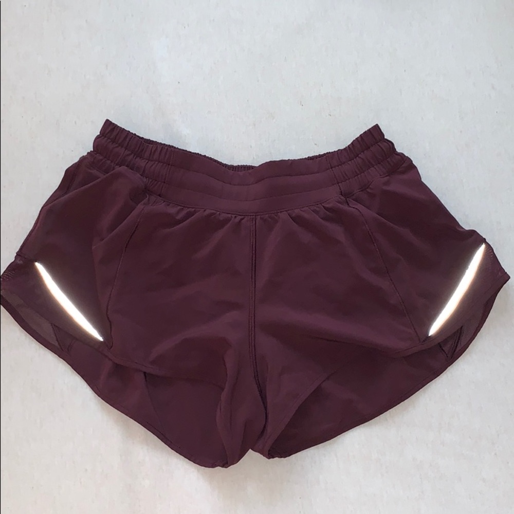 Lululemon Size 6 Hotty Hot Shorts - Burgundy